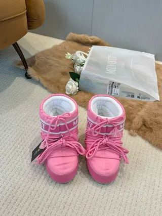 Moon Boot Pink Insulated Drawstring Cuff Snow Boots 9