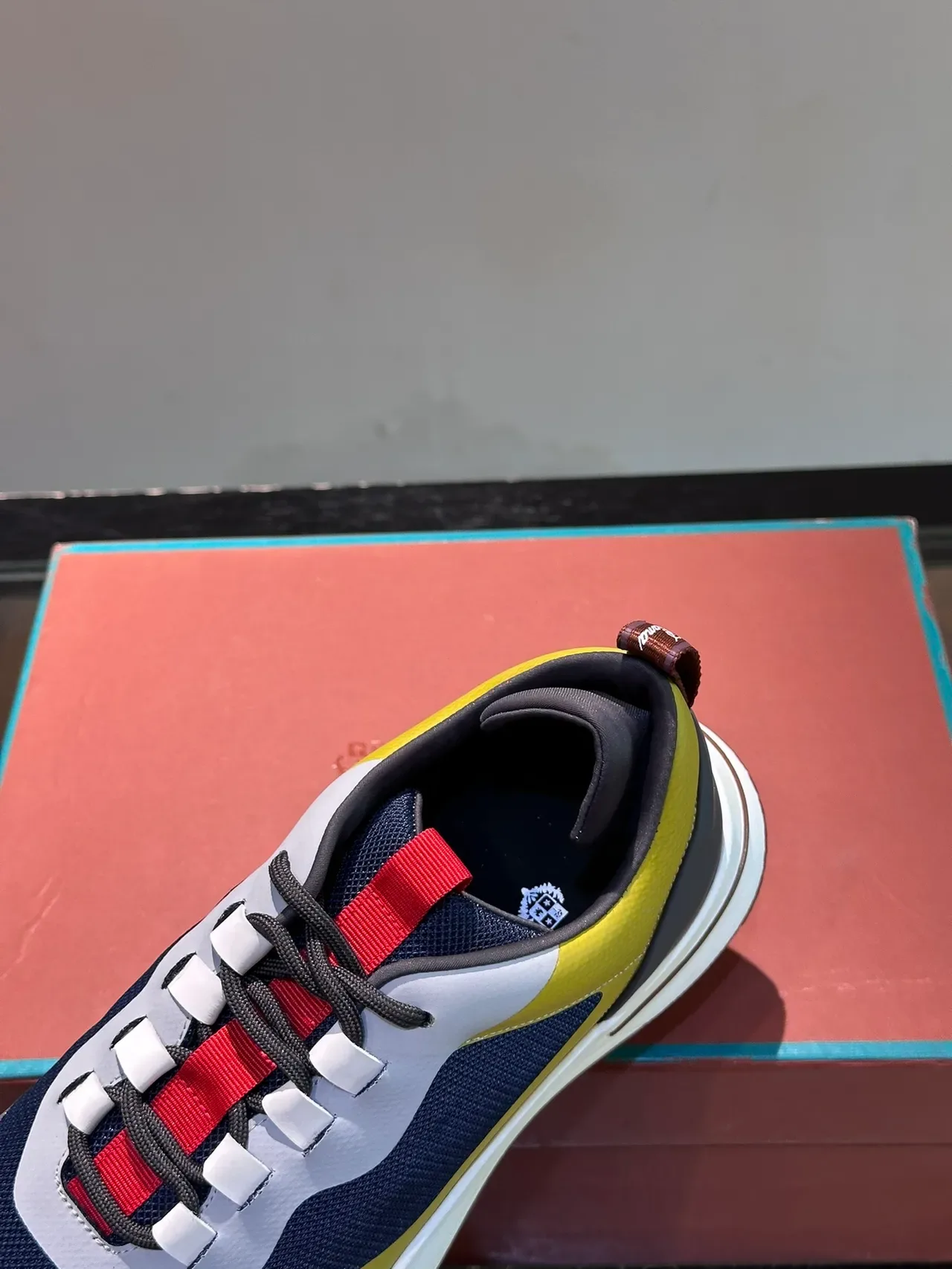 Multicolor Wave-Overlay Lifestyle Sneakers 3