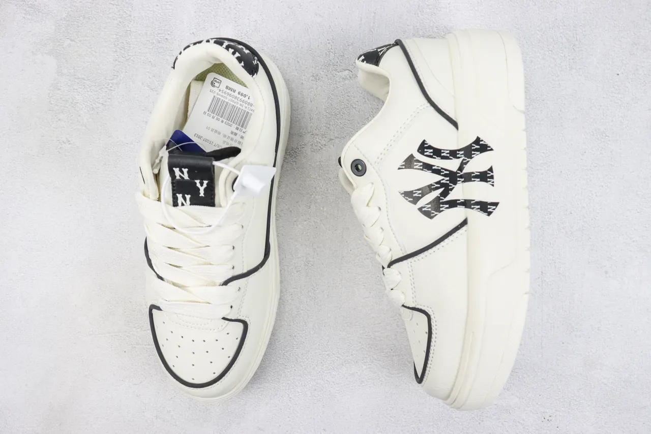 Off-White New York Yankees Logo Platform Sneaker 3