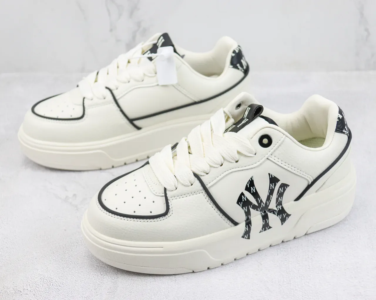 Off-White New York Yankees Logo Platform Sneaker 4