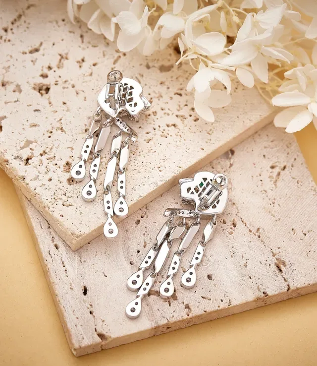 Panther-Head Pavé Diamond and Onyx Fringe Earrings 3