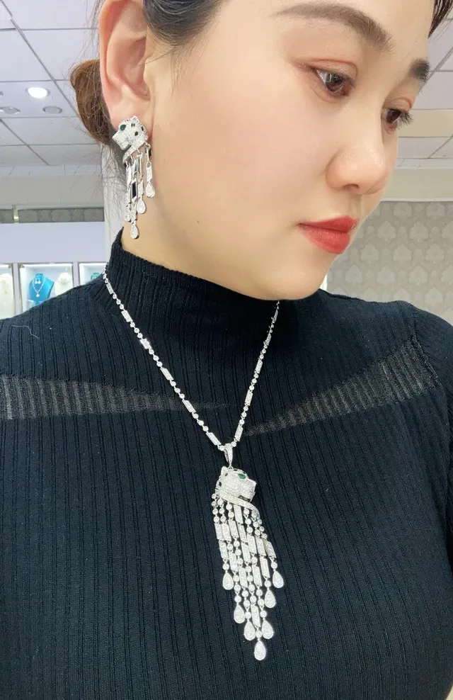 Panther-Head Pavé Diamond and Onyx Fringe Earrings 4