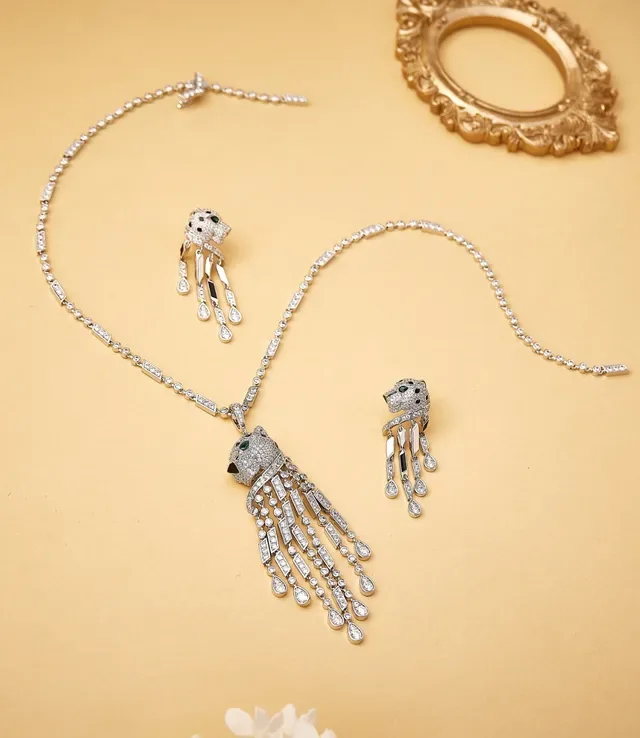 Panther-Head Pavé Diamond and Onyx Fringe Earrings 7