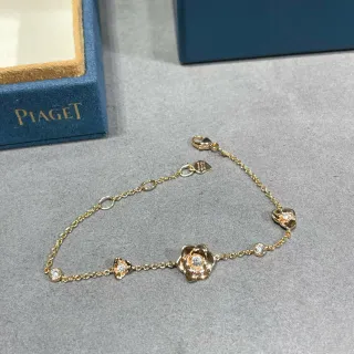 Piaget Rose Collection Gold Floral Diamante Pulsera