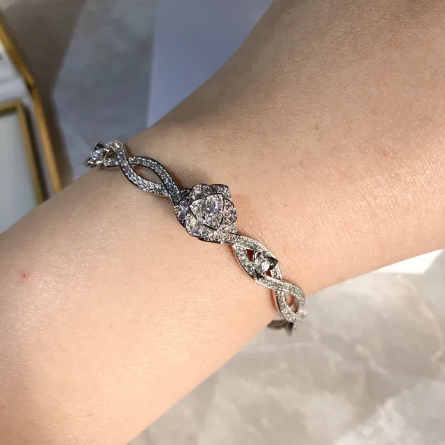 Piaget Rose Collection Twisted Vine Pavé Diamond Bracelet 4