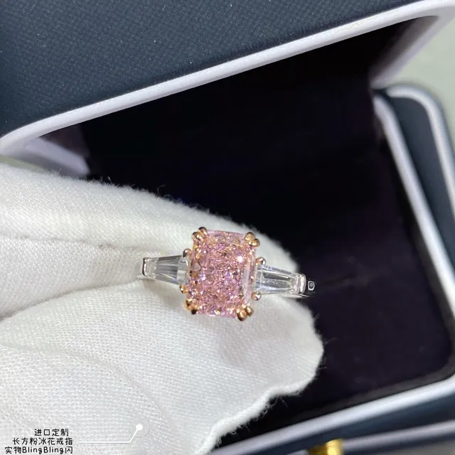 Pink Gold Cushion-Cut Central Stone Baguette Side Stones Ring 3
