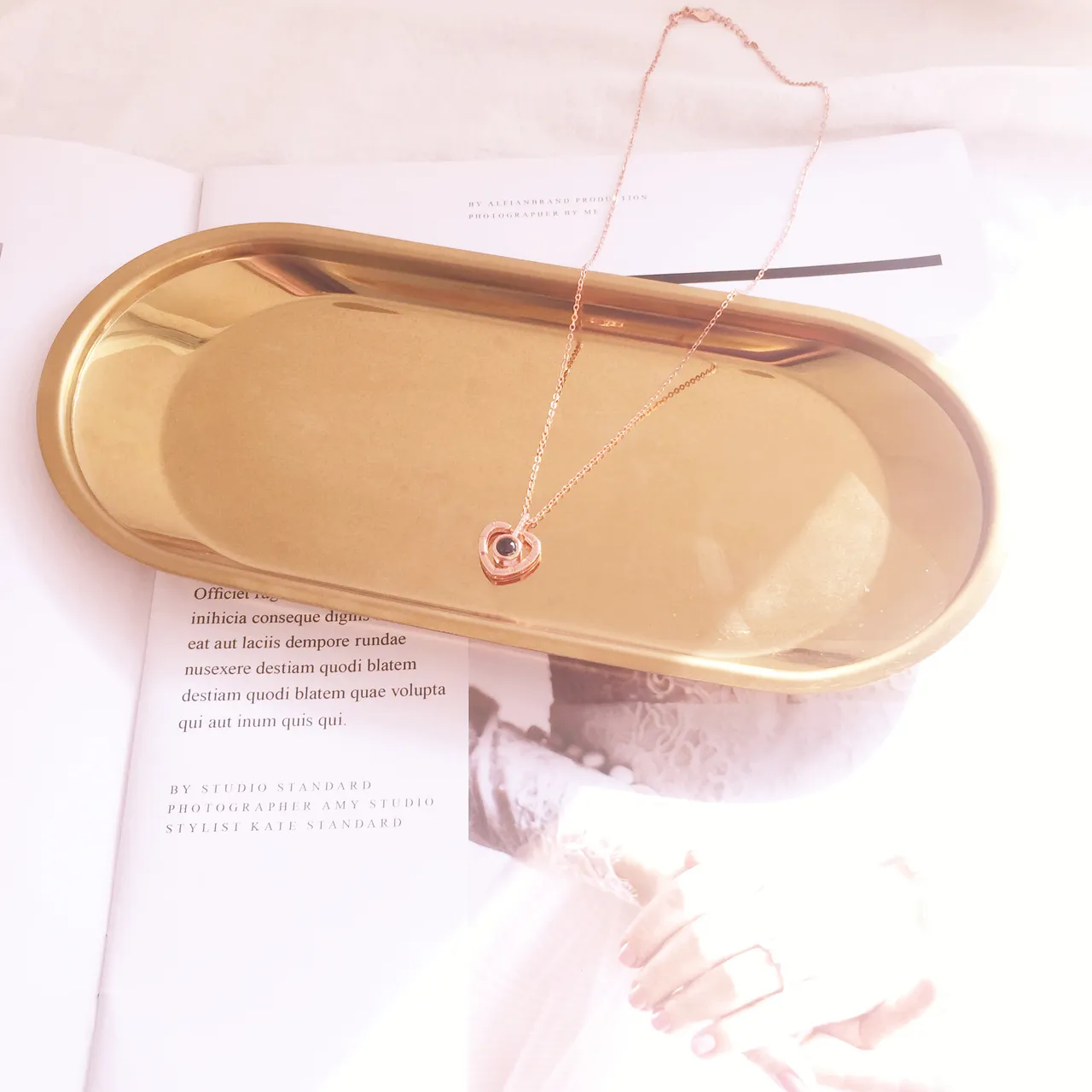 Pink Gold Open-Heart Pendant Central Cabochon Stone Necklace 4