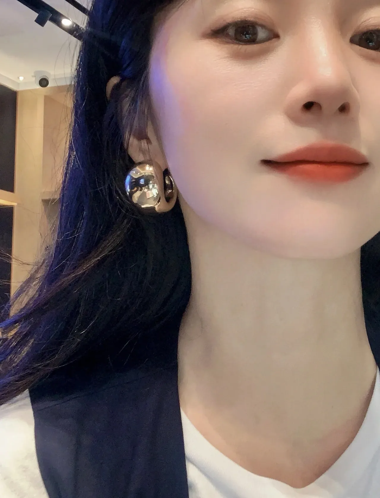 Polished Gold Teardrop Hoop Earrings 3
