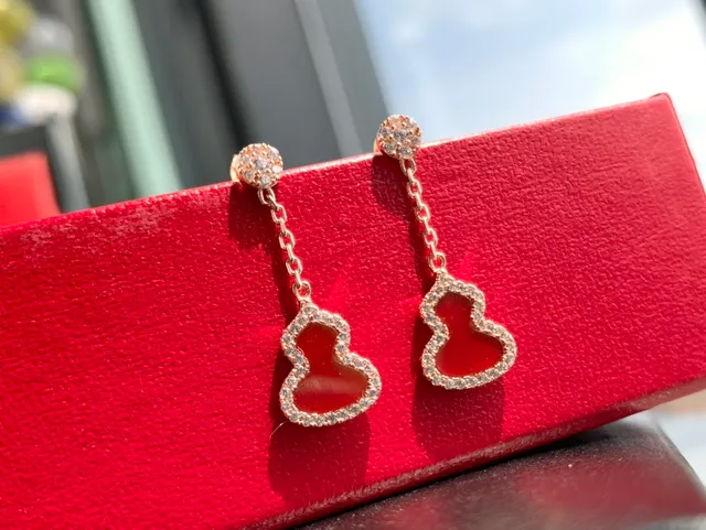 Red Agate Gourd-Shaped Pavé Diamond Halo Drop Earrings 2