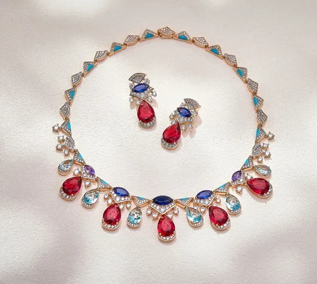 Red Blue Fan-Motif Top Marquise Sapphire Earrings 3
