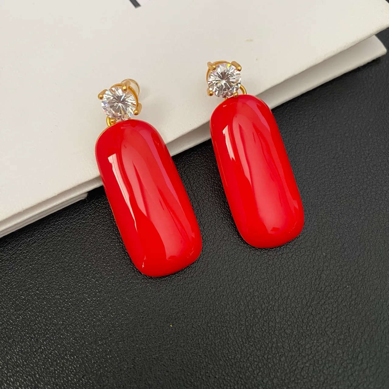 Red Gold Dangling Drop Cabochon-Style Stone Earrings 9