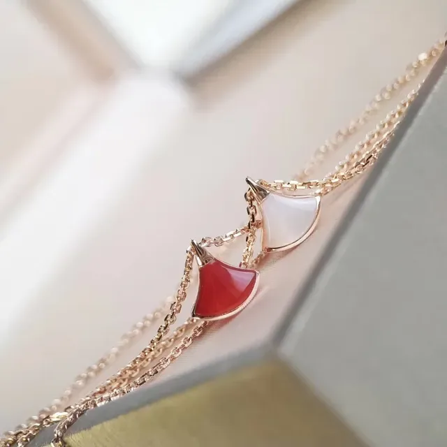 Red White Fan-Shaped Pendants Dual-Tone Stone Inlay Necklace 6