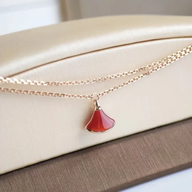 Red White Fan-Shaped Pendants Dual-Tone Stone Inlay Necklace 8