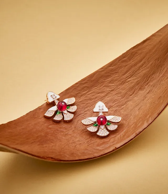 Boucles d'oreilles motif floral rouge blanc émaillé et incrustation de gemmes 3