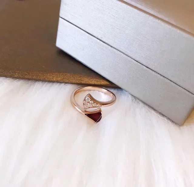 Rose Gold Teardrop Red Cabochon Pavé Ring 2
