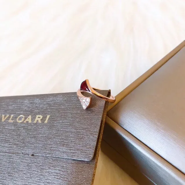 Rose Gold Teardrop Red Cabochon Pavé Ring 4