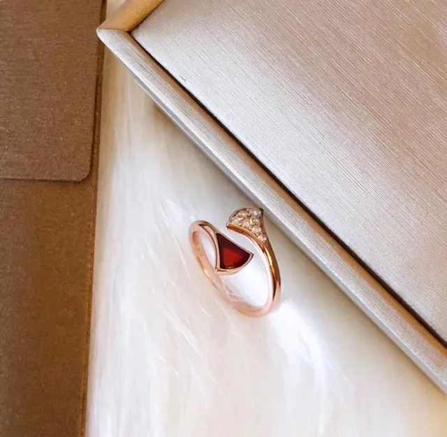 Rose Gold Teardrop Red Cabochon Pavé Ring 6