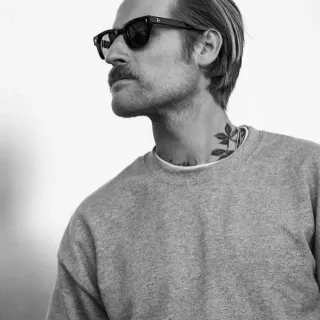 Round Frame Dark Lens Sunglasses