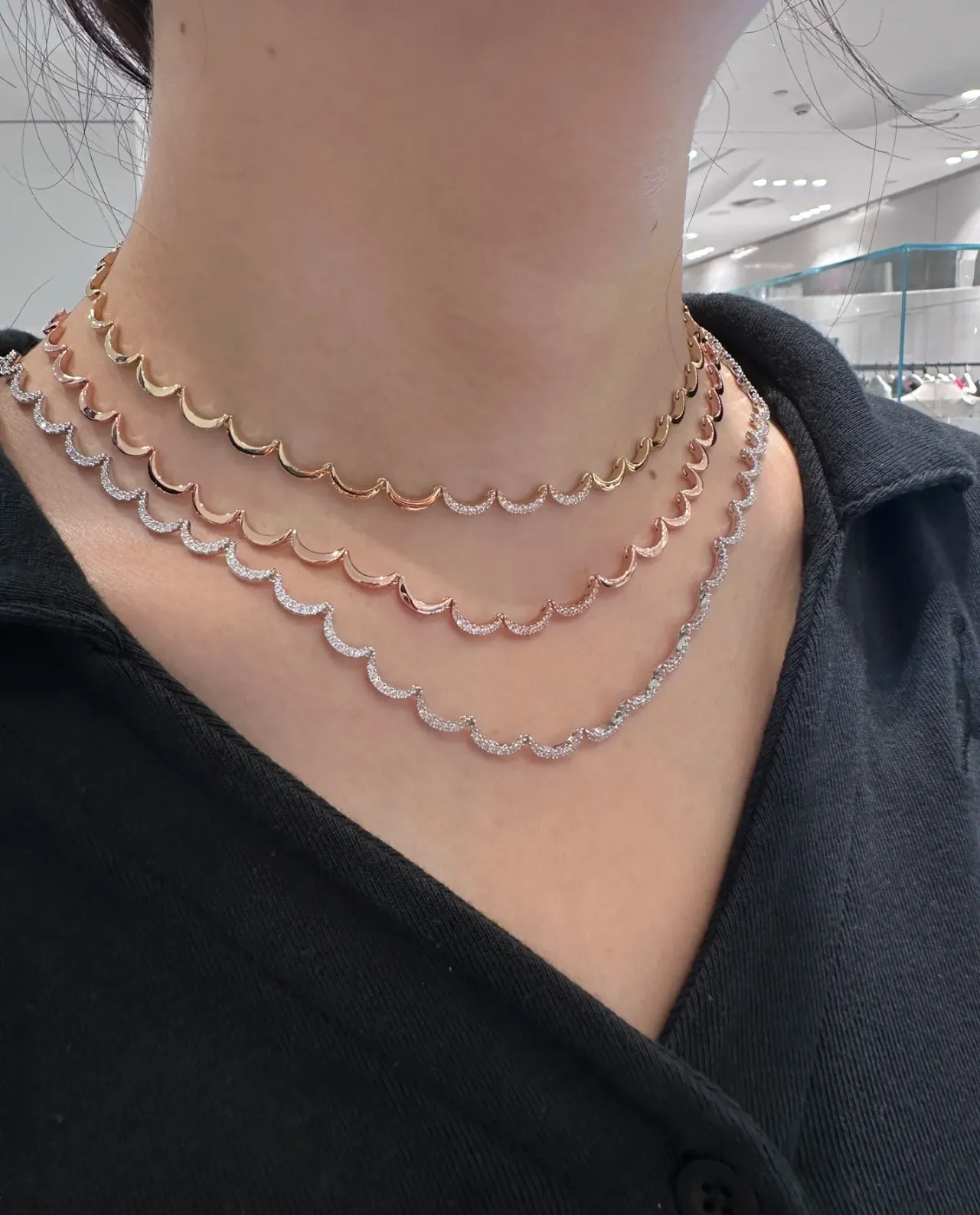 Scalloped Edge Pavé-Style Silver Chain Necklace 2
