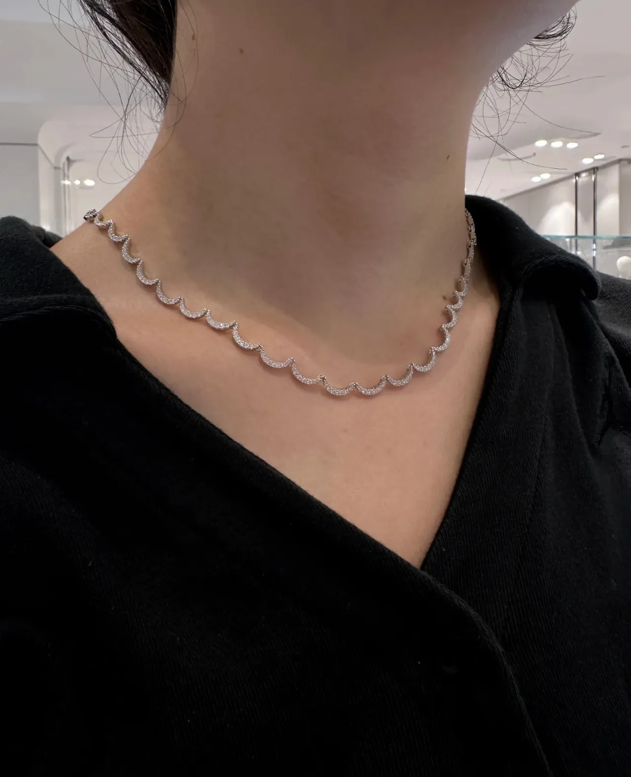 Scalloped Edge Pavé-Style Silver Chain Necklace 4