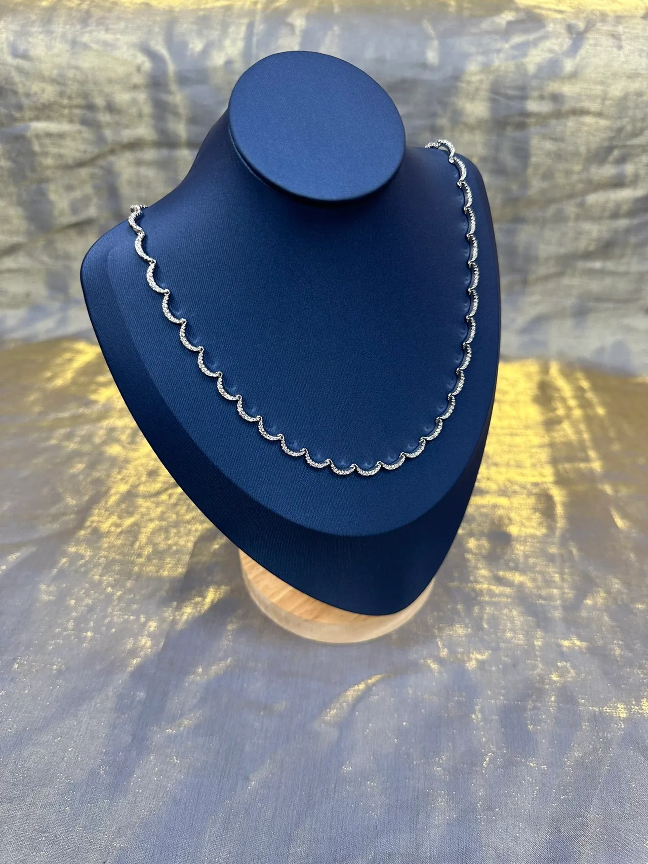 Scalloped Edge Pavé-Style Silver Chain Necklace 9