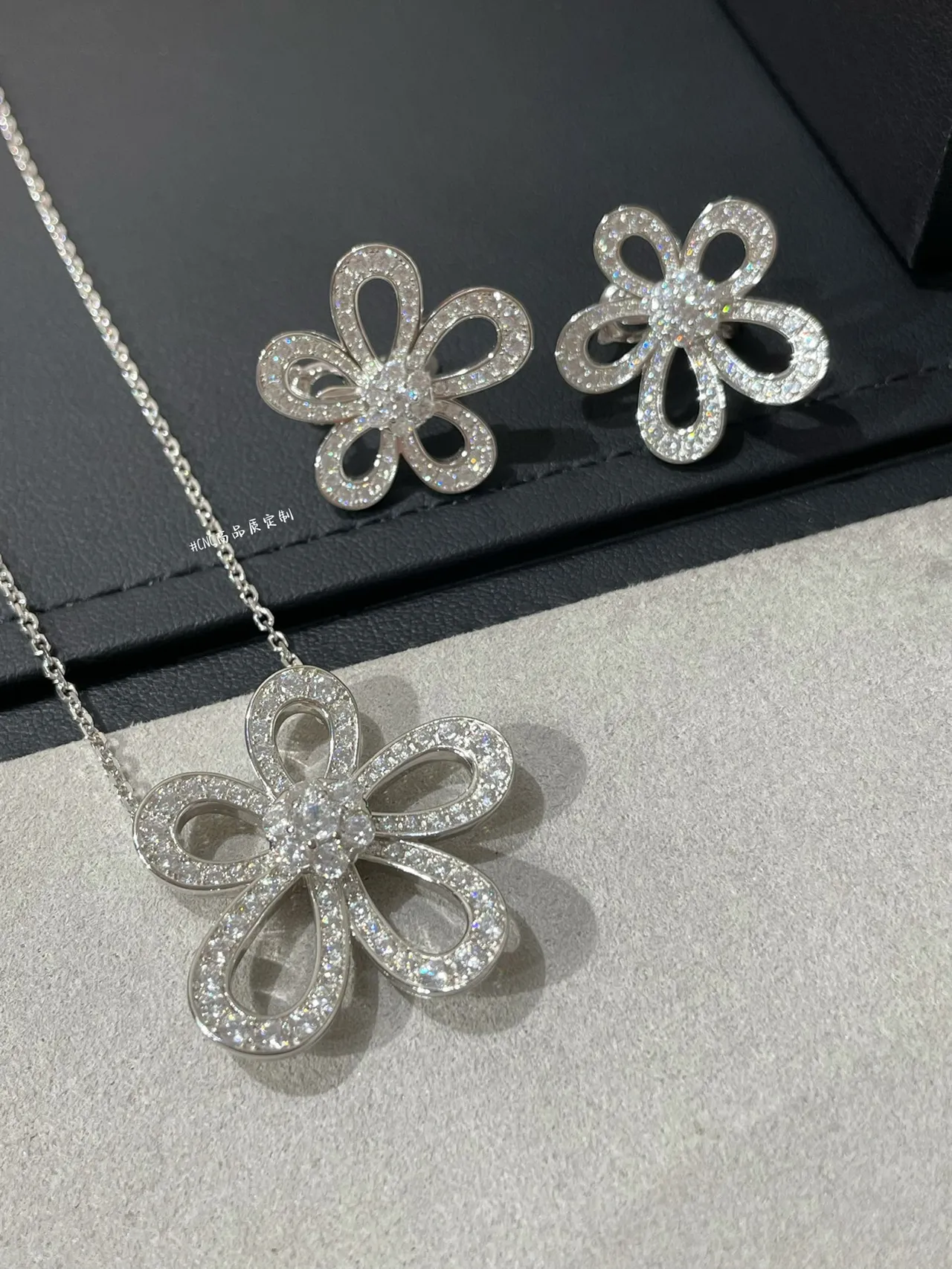 Silver Flower-Shaped Pavé-Set Necklace 2