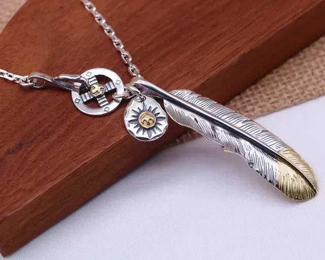 Silver Gold Feather-Shaped Pendant Two-Tone Metal Necklace 4