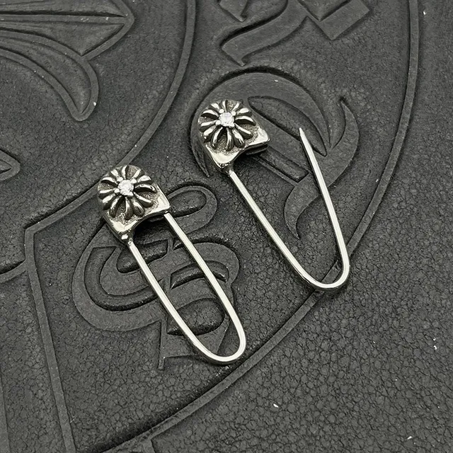 Broche en silhouette d'épinglette de sécurité avec motif floral argent et or 6