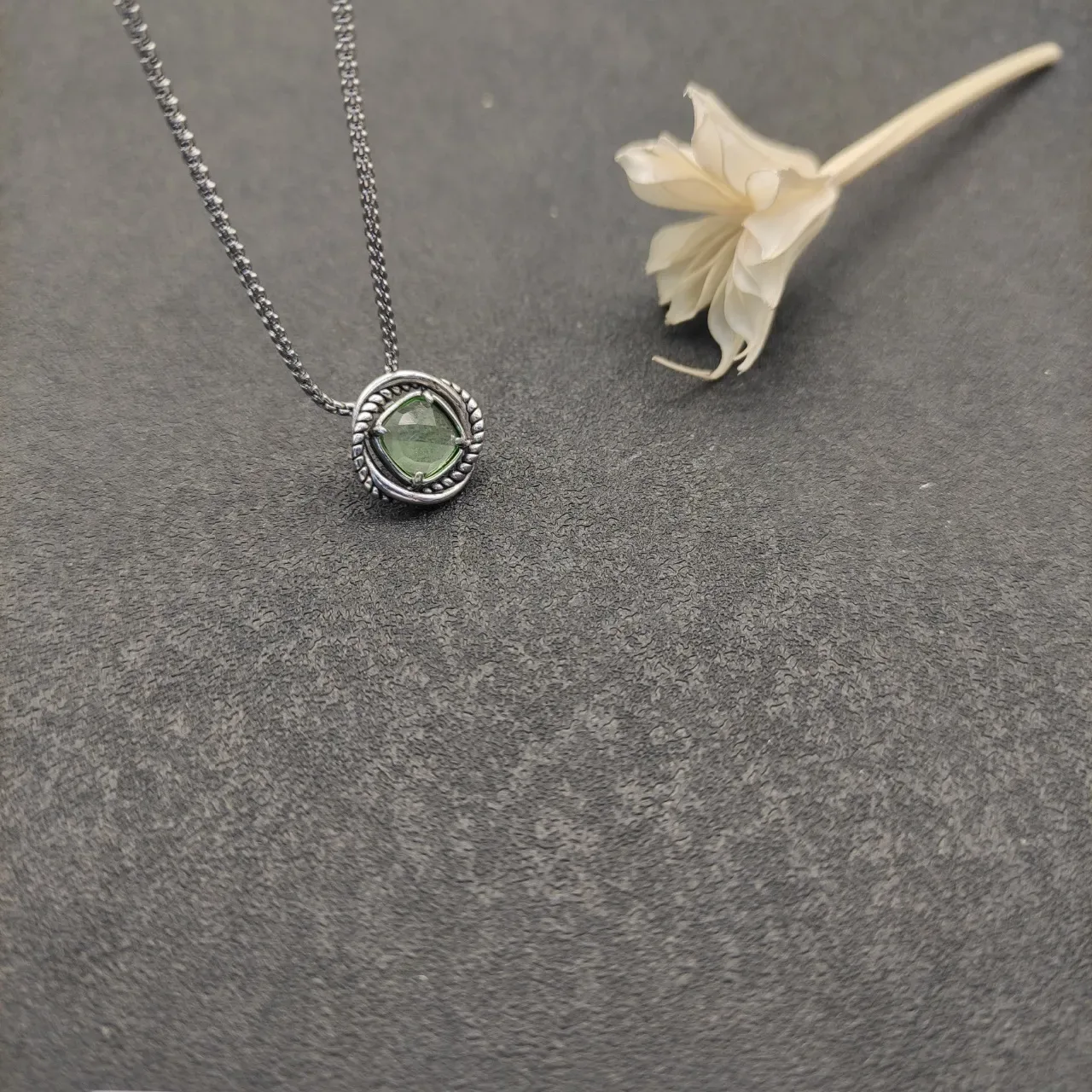 Silver Green Chain Faceted Pale Stone Necklace 7