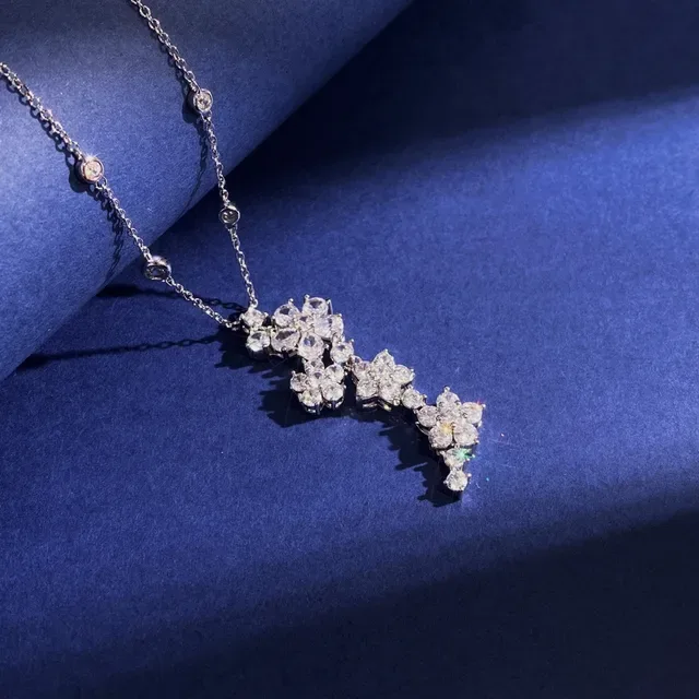 Silver Transparent Floral Cluster Pendant Faceted Clear Stones Necklace 2