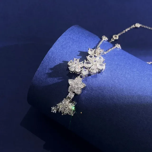 Silver Transparent Floral Cluster Pendant Faceted Clear Stones Necklace 5