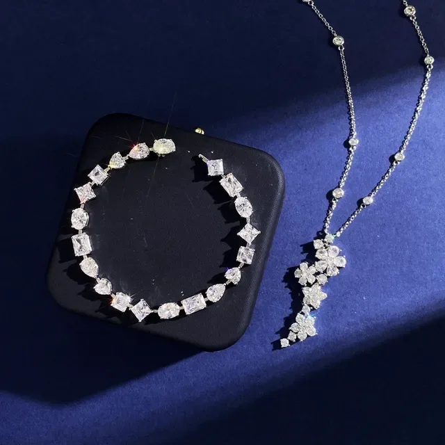 Silver Transparent Floral Cluster Pendant Faceted Clear Stones Necklace 6