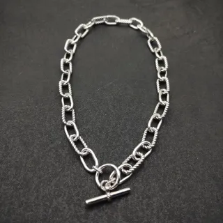 Pulsera de plata con eslabones de cuerda retorcida y cierre toggle