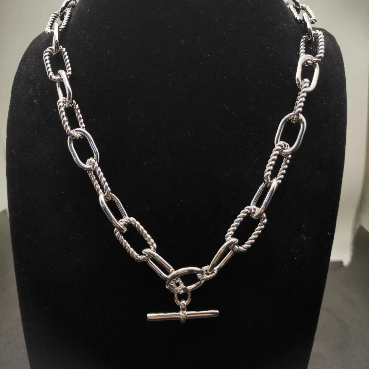 Silver Twisted Rope-Link Toggle Clasp Bracelet 3