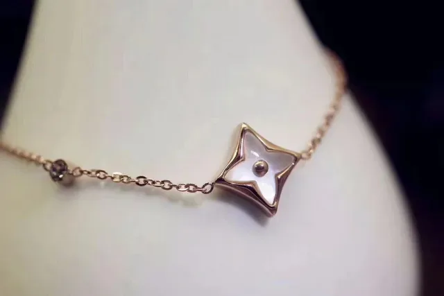 Silver White Fine Chain Floral Pendant Necklace 2