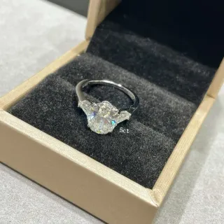 Silver White Solitaire Center Stone Tapered Baguette Side Stones Ring