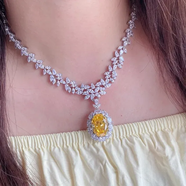 Silver Yellow Leaf-Motif Chain Oval Center Stone Necklace 2