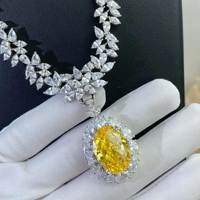 Silver Yellow Leaf-Motif Chain Oval Center Stone Necklace 5