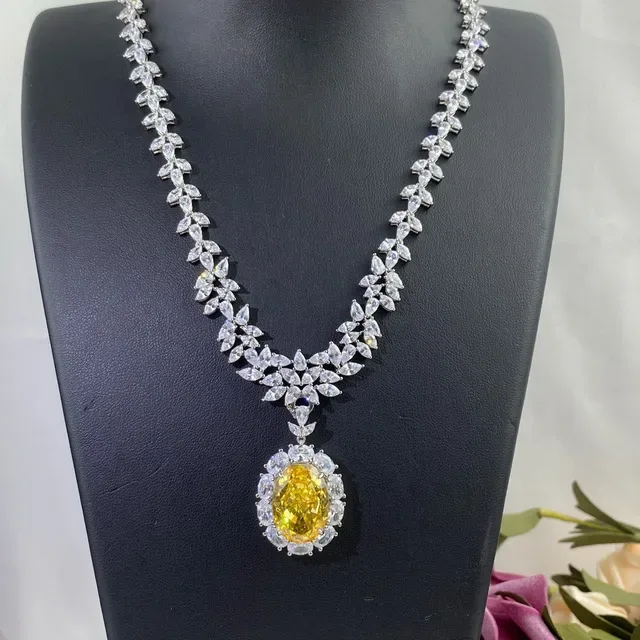 Silver Yellow Leaf-Motif Chain Oval Center Stone Necklace 6