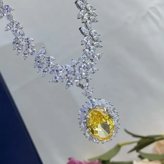 Silver Yellow Leaf-Motif Chain Oval Center Stone Necklace 8