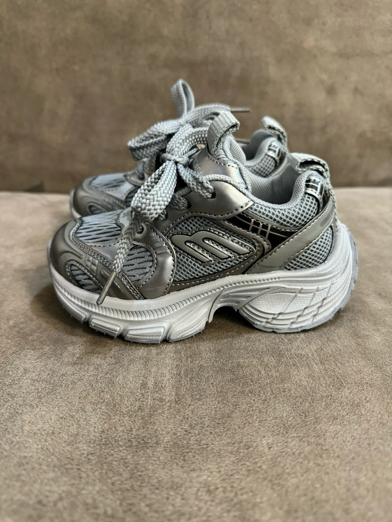 Skechers Silver Gray Sole Mesh And Synthetic Overlay Chunky Sneakers 13