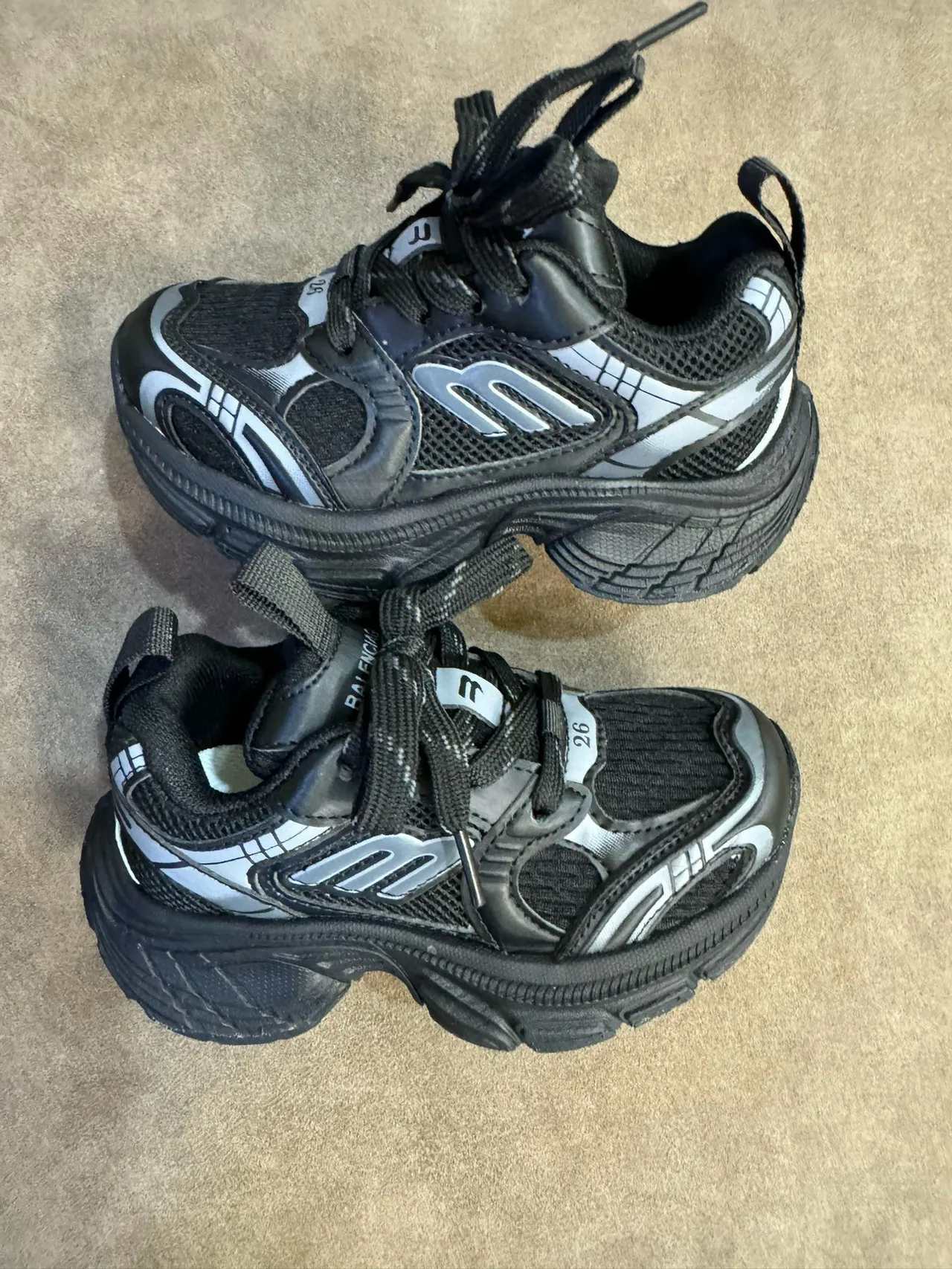 Skechers Silver Gray Sole Mesh And Synthetic Overlay Chunky Sneakers 18