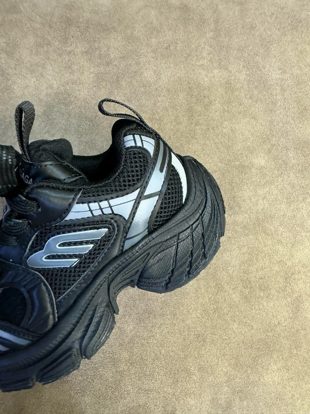 Skechers Silver Gray Sole Mesh And Synthetic Overlay Chunky Sneakers 21