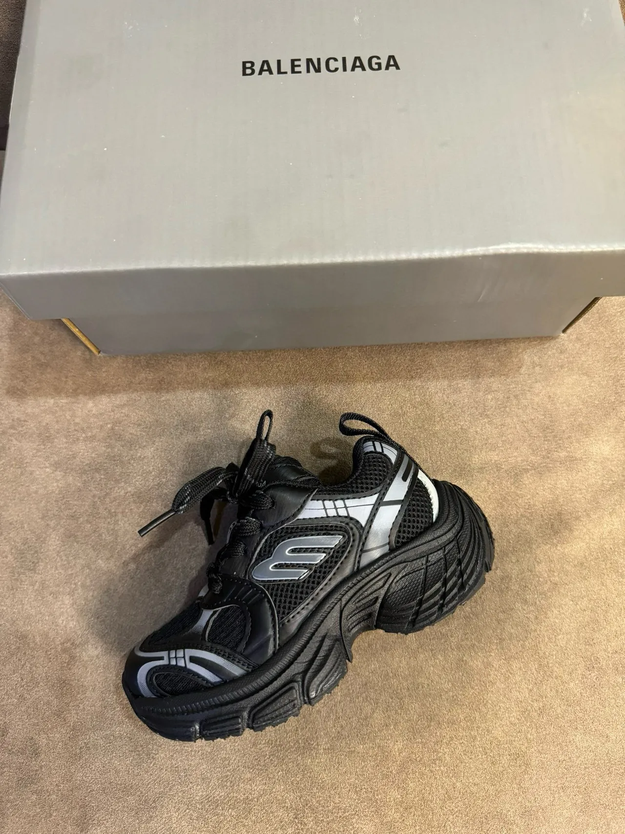 Skechers Silver Gray Sole Mesh And Synthetic Overlay Chunky Sneakers 23