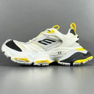 Skechers أحذية رياضية بيضاء كعب أصفر طبقة شبكة وصناعي سميكة