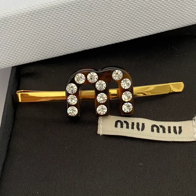 Broche de caparazão de tartaruga e cristal dourado motivo H 6