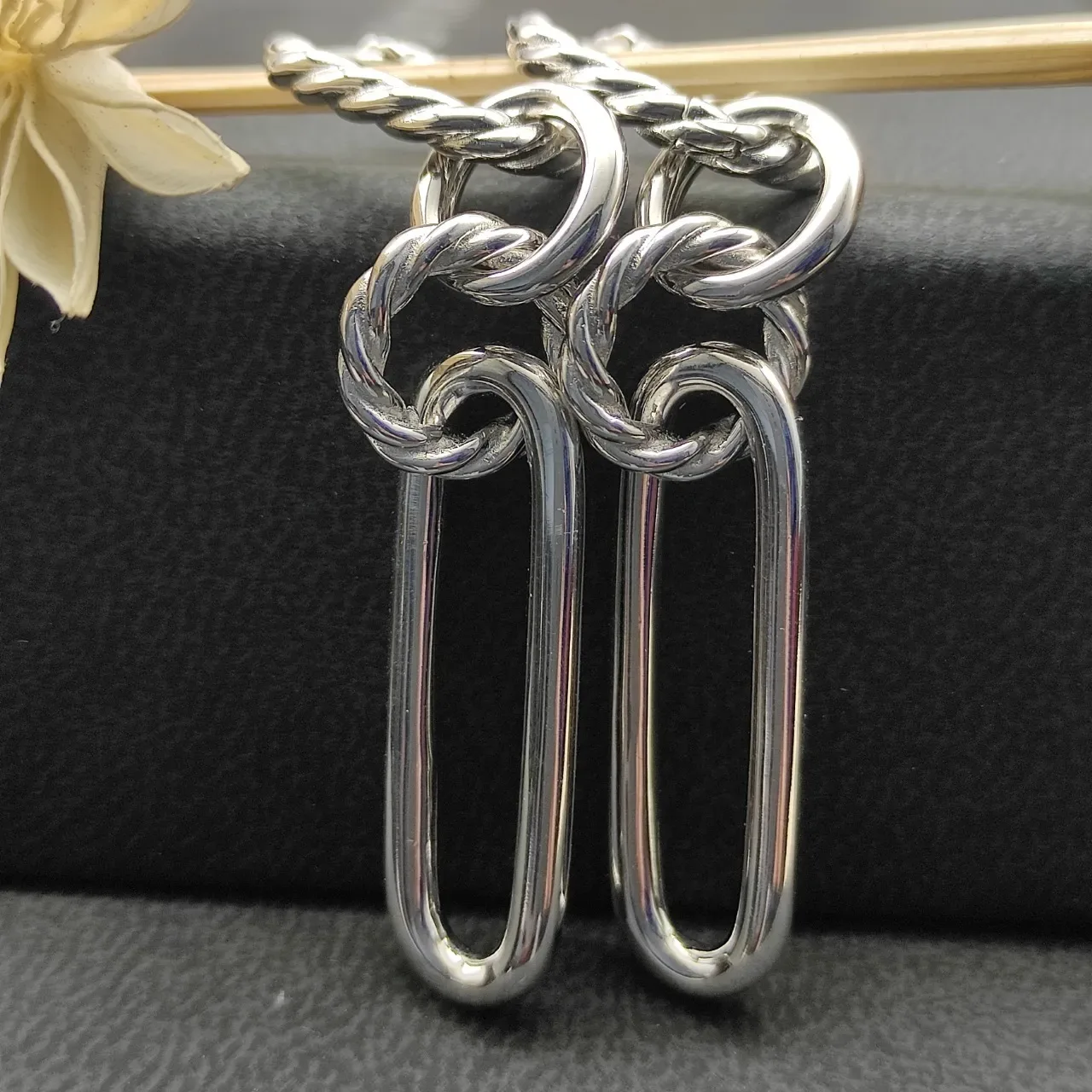 Twisted Rope Oval Link Silver Earrings 3