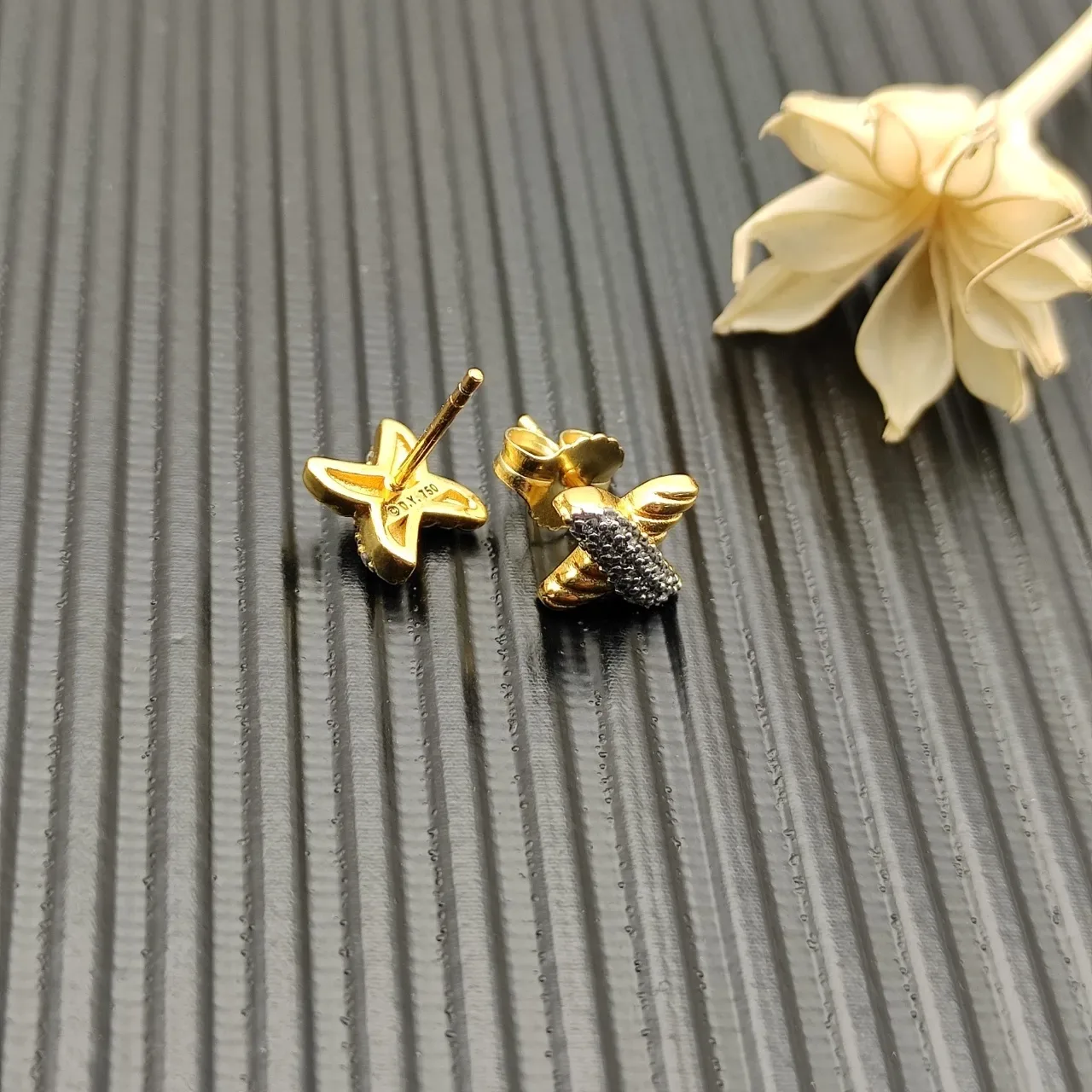 Twisted Rope Pavé Diamond X-Shaped Stud Earrings 6