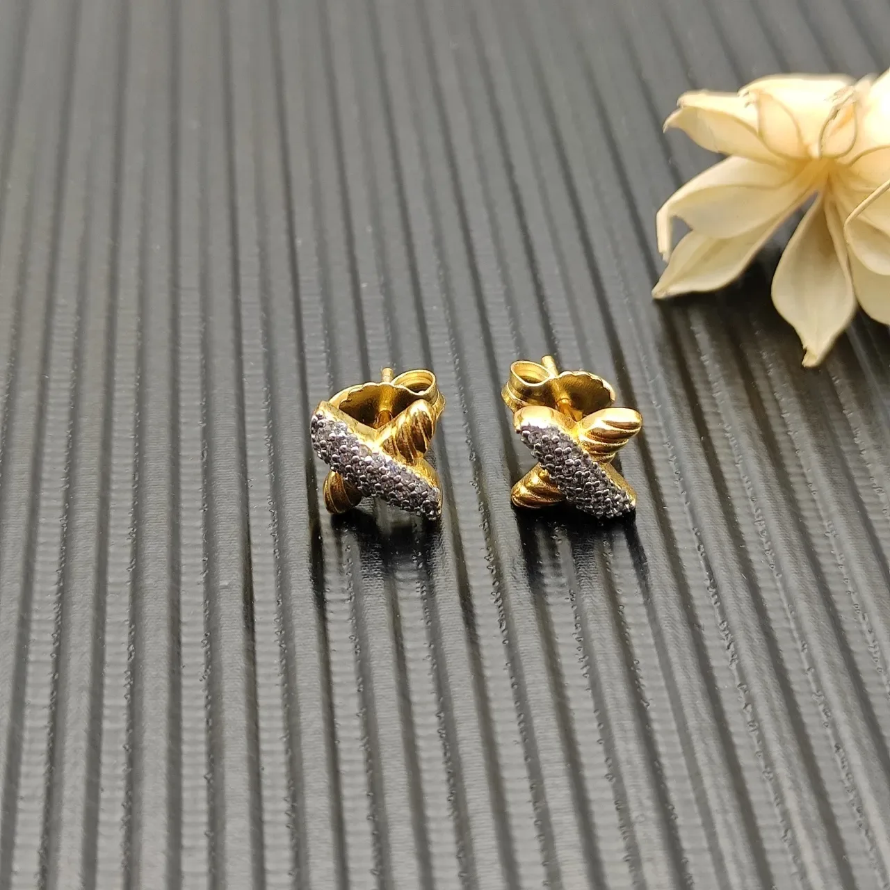 Twisted Rope Pavé Diamond X-Shaped Stud Earrings 7