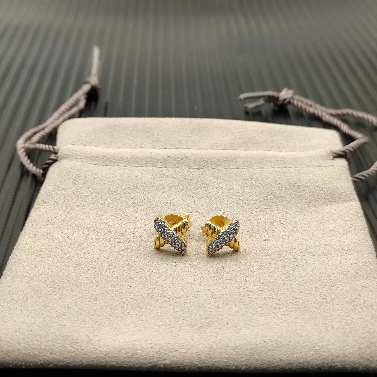 Twisted Rope Pavé Diamond X-Shaped Stud Earrings 8